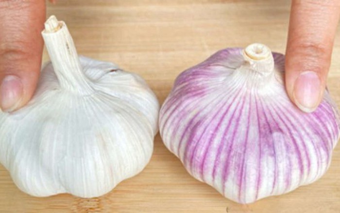 Khi mua tỏi, loại vỏ trắng hay vỏ tím tốt hơn?": Lão nông trồng tỏi tiết lộ  sự thật