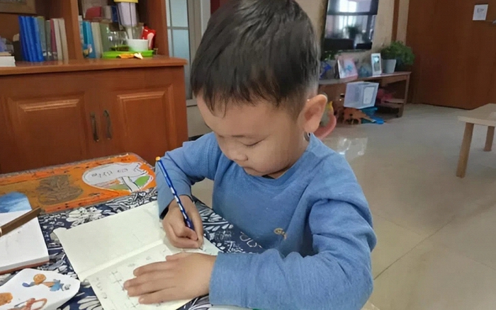 Hiệu trưởng 1 trường Mầm non nói thẳng: Nếu con có 2 đặc điểm sau thì tương  lai bố mẹ không phải lo lắng chuyện học hành!