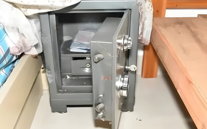 Đi làm xa gửi về nhà 33 triệu/tháng, người đàn ông chết lặng ...