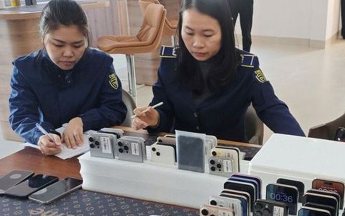 https://cafefcdn.com/zoom/700_438/203337114487263232/2025/12/3/avatar1764743453109-1764743453620254151927-0-56-568-965-crop-1764743492751924221707.jpg