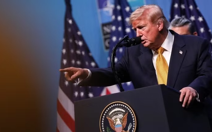Tổng thống Trump: Hàng nghìn tên lửa sẵn sàng nã vào Iran